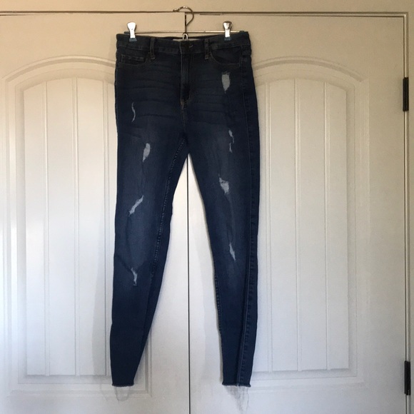 Hollister Jeans - Picture 2 of 4